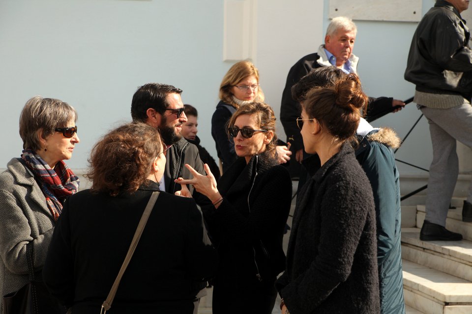 Aθάνατος! Συγκίνηση και πλήθος κόσμου στο τελευταίο «αντίο» στον Ντέμη Ρούσσο [εικόνες] | iefimerida.gr 5