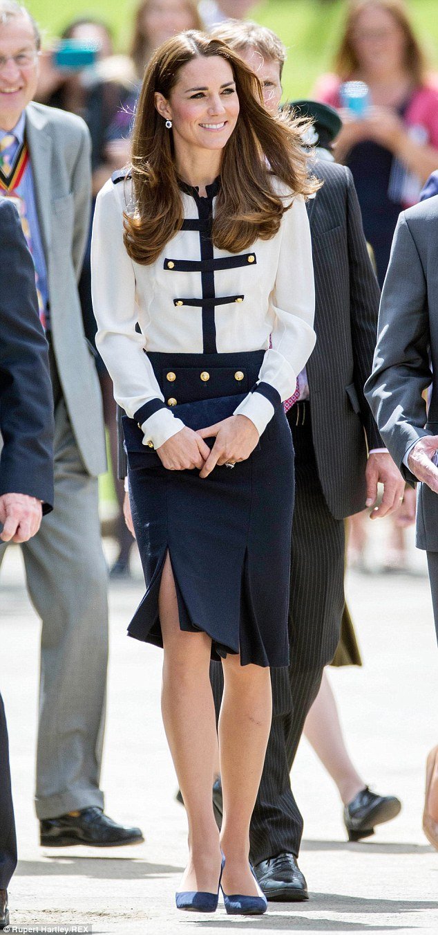 Το φαινόμενο Κέιτ: Πώς η Μίντλετον από χωριατοπούλα με κόκκινα μάγουλα έγινε θεά του στιλ -Καρέ καρέ η στιλιστική της εξέλιξη [εικόνα] | iefimerida.gr 14