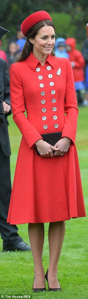 Το φαινόμενο Κέιτ: Πώς η Μίντλετον από χωριατοπούλα με κόκκινα μάγουλα έγινε θεά του στιλ -Καρέ καρέ η στιλιστική της εξέλιξη [εικόνα] | iefimerida.gr 35