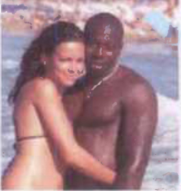 Η γυναίκα που κυνηγά όλη η Γαλλία -Οπλισμένη και επικίνδυνη η Χαγιάτ Μπουμεντιέν [εικόνες] | iefimerida.gr 0