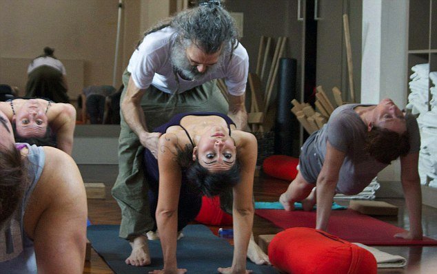 Ο άνδρας που έχει αναλάβει να ανορθώσει τα οπίσθια της Πίπα Μίντλετον -Ο πρωτόγονος με τα μαγικά χέρια [εικόνες] | iefimerida.gr 3