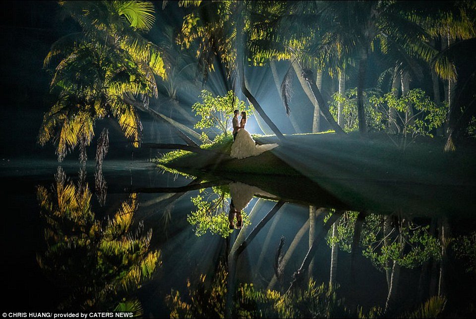 Οι πιο θεαματικές, ρομαντικές αλλά και αναιδείς φωτογραφίες γάμου της χρονιάς [εικόνες] | iefimerida.gr 3