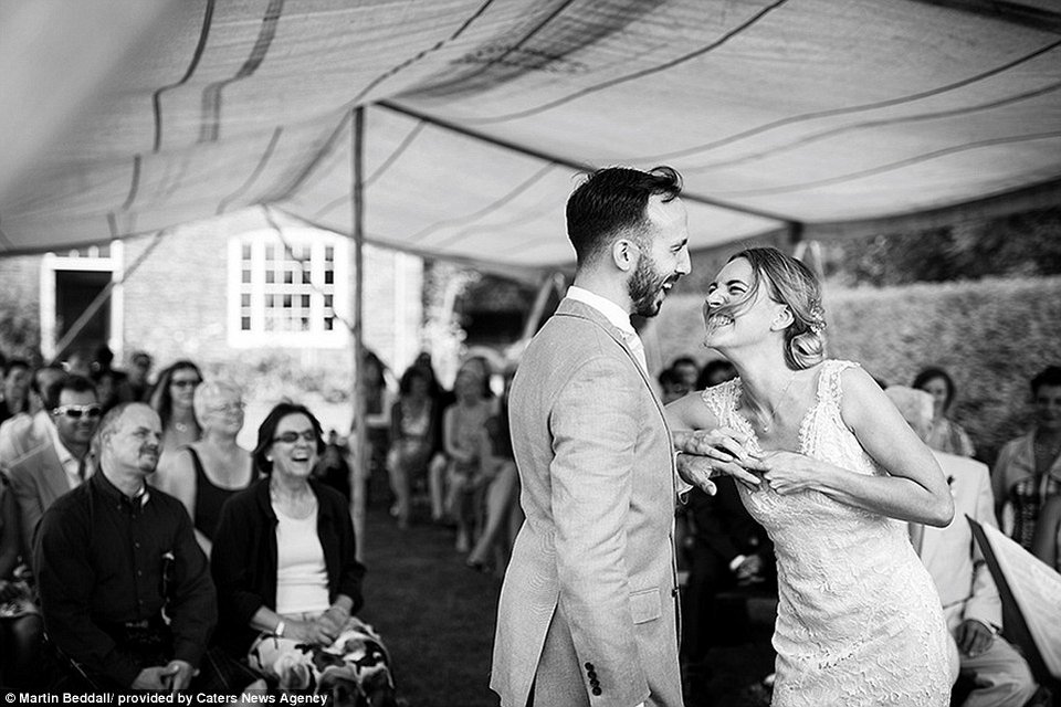 Οι πιο θεαματικές, ρομαντικές αλλά και αναιδείς φωτογραφίες γάμου της χρονιάς [εικόνες] | iefimerida.gr 25