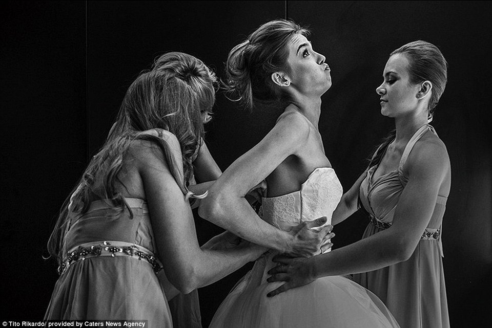 Οι πιο θεαματικές, ρομαντικές αλλά και αναιδείς φωτογραφίες γάμου της χρονιάς [εικόνες] | iefimerida.gr 15