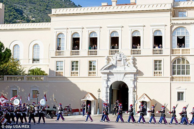 Ο πλουσιότερος βασιλιάς της Ευρώπης είναι... έκπληξη [εικόνες] | iefimerida.gr 18