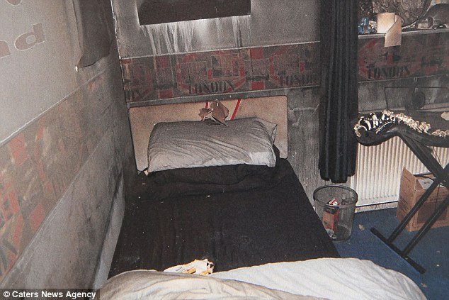 Ελουσε τη γυναίκα του με βενζίνη, προσπάθησε να την κάψει και τελικά αυτοπυρπολήθηκε μπροστά στα παιδιά του [εικόνες] | iefimerida.gr 6