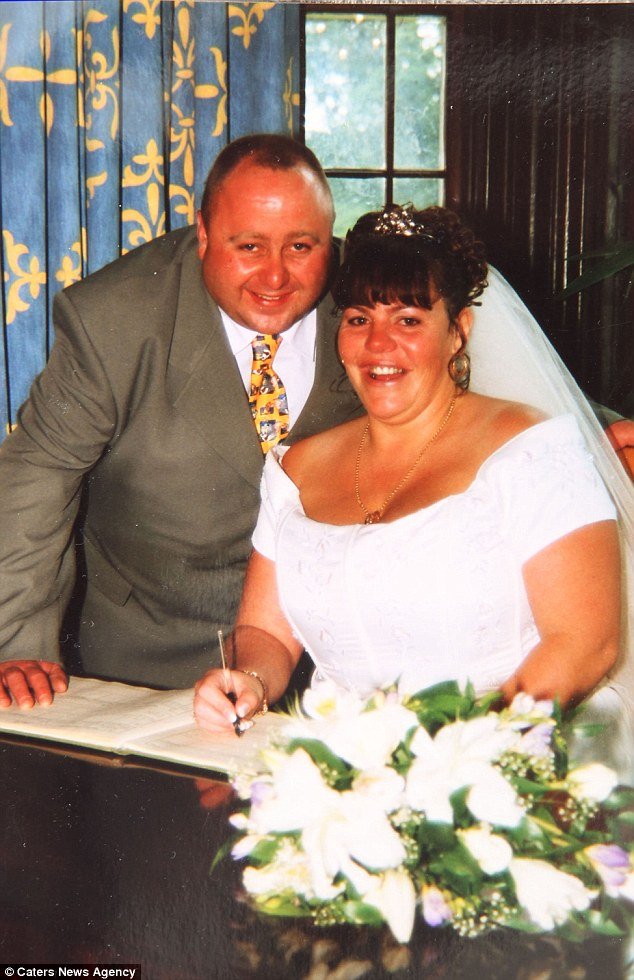 Ελουσε τη γυναίκα του με βενζίνη, προσπάθησε να την κάψει και τελικά αυτοπυρπολήθηκε μπροστά στα παιδιά του [εικόνες] | iefimerida.gr 1