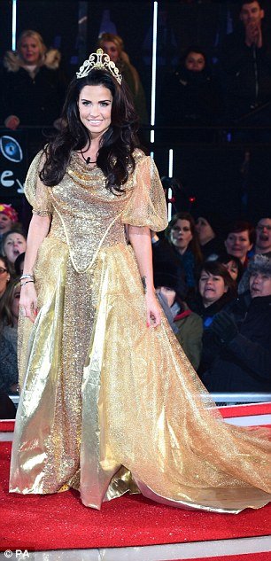 Τα κορίτσια της «Σελίδας 3» της Sun -Ολες οι καλλονές που πέταξαν τα σουτιέν τους και πόζαραν για  την πιο θρυλική ανδρική στήλη [εικόνες] | iefimerida.gr 10