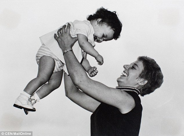 Η νόθα κόρη του Χουάν Κάρλος -Οι τρεις ημέρες πάθους του βασιλιά με τη Βελγίδα νταντά [εικόνες] | iefimerida.gr 2