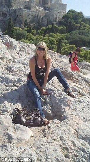 49χρονη Βρετανή βγήκε στο eBay και ψάχνει Ελληνα κούκλο για σχέση [εικόνες] | iefimerida.gr 4