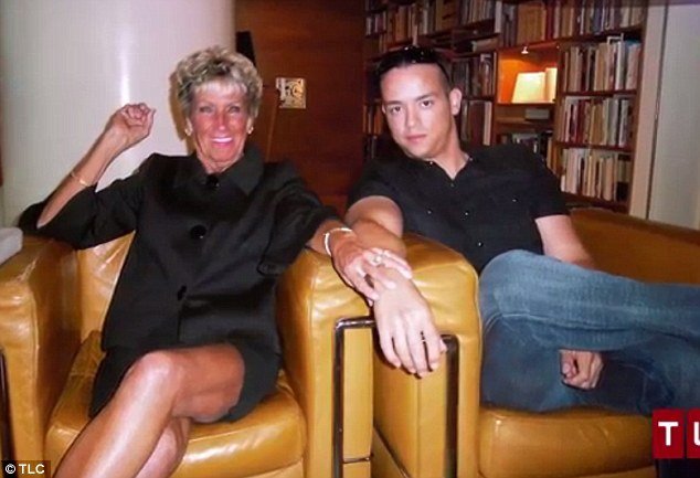 O 30άρης που κάνει σχέσεις μόνο με ηλικιωμένες -Η 91χρονη πρώην φίλη του και οι μασέλες [εικόνες & βίντεο] | iefimerida.gr 5