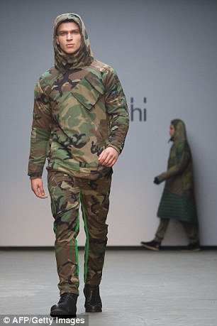 Απίστευτο: Μια μέρα μετά το μακελειό στη Γαλλία, Βρετανός σχεδιαστής προωθεί το «τζιχάντι στυλ» [εικόνες] | iefimerida.gr 4