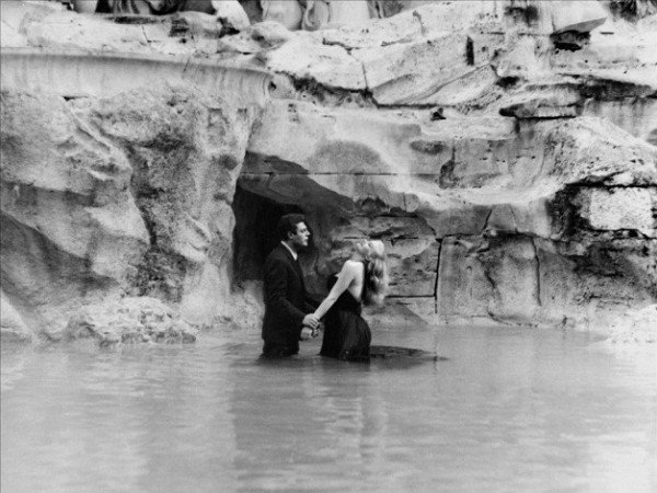 Πέθανε η βόμβα της Σουηδίας Ανίτα Εκμπεργκ -Ηθοποιός στην Dolce Vita του Φελίνι [εικόνες] | iefimerida.gr 3