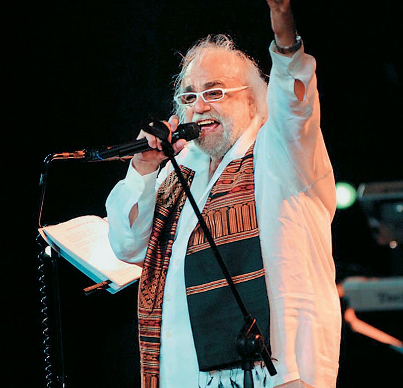 Ντέμης Ρούσσος: Μια ζωή γεμάτη σεξ, χρήμα, δόξα και περιπέτεια [εικόνες] | iefimerida.gr 6