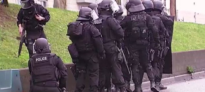 Σε πόλεμο βρίσκεται το Παρίσι - 2 νεκροί, 6 όμηροι, μεταξύ τους 4 παιδιά, σήμερα [εικόνες & βίντεο] | iefimerida.gr 3