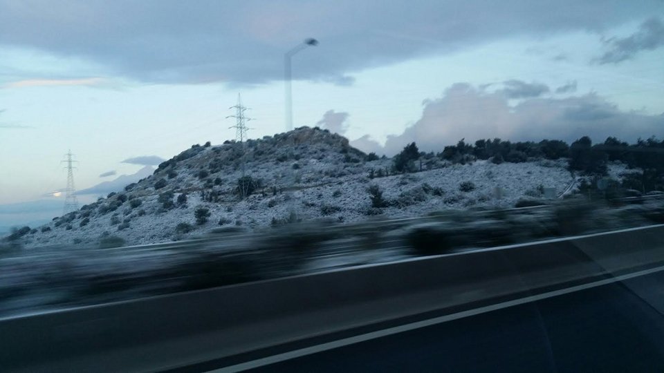 Στην κατάψυξη η χώρα -Πολικές θερμοκρασίες και χιόνια [εικόνες] | iefimerida.gr 3