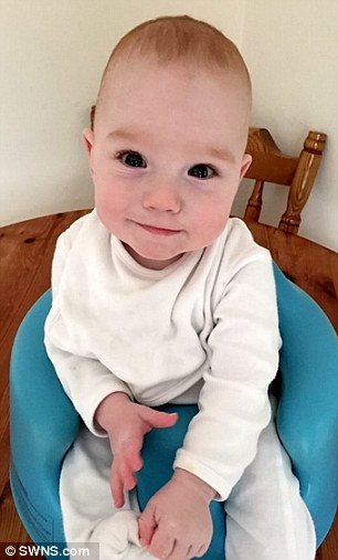 Το μικροσκοπικό μωρό που γεννήθηκε χάρη στην αγάπη της μητέρας του: Την πίεσαν να το «ρίξει» όταν έσπασαν τα νερά της στην 20ή εβδομάδα, αλλά αυτή τους αγνόησε [εικόνες]  | iefimerida.gr 4