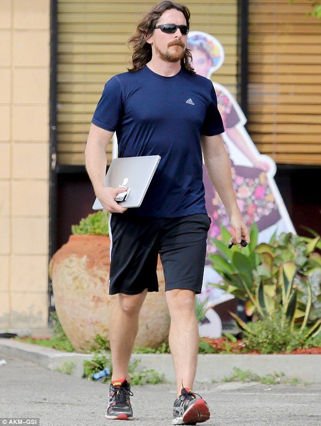 Αγνώριστος ο κινηματογραφικός Μπάτμαν: Η εμφάνιση που σχολιάστηκε [εικόνες] | iefimerida.gr 0