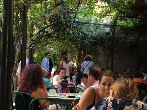 Oλα τα βλέμματα τώρα και στην Περιστέρα Μπαζιάνα -Ποια είναι η σύντροφος του Αλέξη Τσίπρα [εικόνες] | iefimerida.gr 5