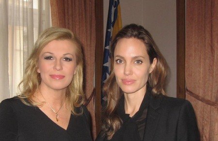 H όμορφη Κολίντα Γκράμπαρ Κιτάροβιτς είναι η πρώτη γυναίκα πρόεδρος στα Βαλκάνια -Η νέα πρόεδρος Κροατίας [εικόνες] | iefimerida.gr 8