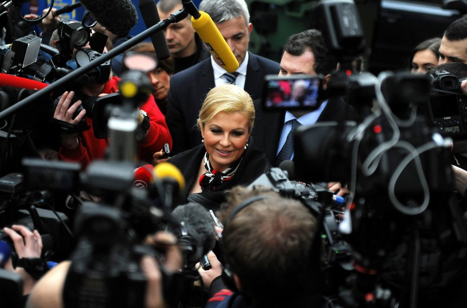 H όμορφη Κολίντα Γκράμπαρ Κιτάροβιτς είναι η πρώτη γυναίκα πρόεδρος στα Βαλκάνια -Η νέα πρόεδρος Κροατίας [εικόνες] | iefimerida.gr 1