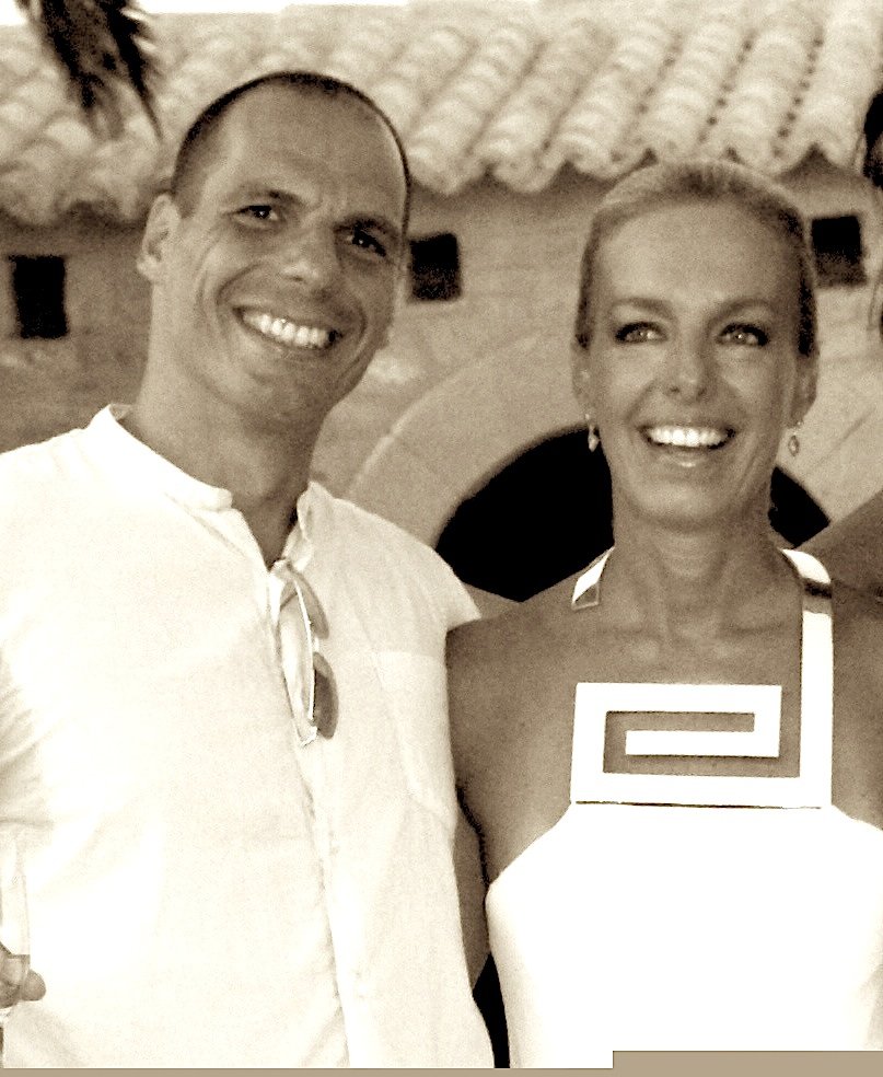 Δανάη Στράτου: Η διάσημη εικαστικός με ρίζες από μεγάλο τζάκι της Πάτρας, σύζυγος του Γιάννη Βαρουφάκη [εικόνες] | iefimerida.gr 8