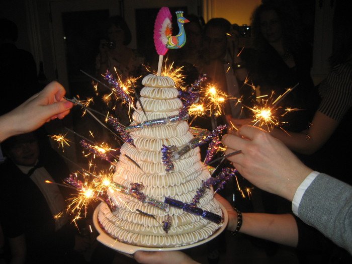 Πρωτοχρονιάτικα έθιμα ανά τον κόσμο: Από το ρόδι της Ελλάδας στα φασόλια της Αργεντινής [εικόνες] | iefimerida.gr 3