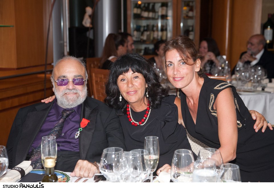 Εμιλι, η γοητευτική κόρη του Ντέμη Ρούσσου που λατρεύει την Ελλάδα [εικόνες] | iefimerida.gr 1