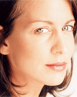 Εμιλι, η γοητευτική κόρη του Ντέμη Ρούσσου που λατρεύει την Ελλάδα [εικόνες] | iefimerida.gr 7