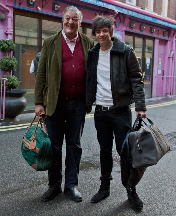 Αχ, αυτοί οι Βρετανοί: Ο 57χρονος ηθοποιός Στίβεν Φράι παντρεύτηκε 27χρονο [εικόνες] | iefimerida.gr 3