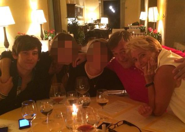 Αχ, αυτοί οι Βρετανοί: Ο 57χρονος ηθοποιός Στίβεν Φράι παντρεύτηκε 27χρονο [εικόνες] | iefimerida.gr 5