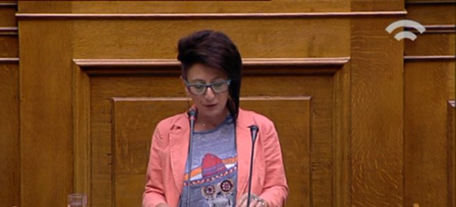 Υποψήφια βουλευτής του ΣΥΡΙΖΑ βροντοφωνάζει: «Λεφτά υπάρχουν!» | iefimerida.gr 0