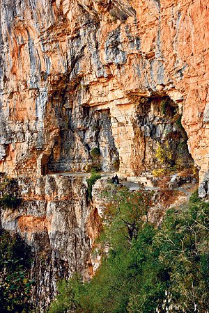 Υμνοι της Telegraph στα ελληνικά φαράγγια: Βίκος και Σαμαριά στα καλύτερα της Ευρώπης [εικόνες] | iefimerida.gr 2