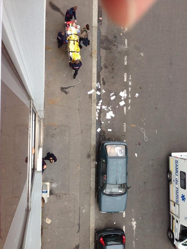 Μια χώρα σε σοκ: Θρήνος για τους 12 νεκρούς του Charlie Hebdo [εικόνες & βίντεο] | iefimerida.gr 4