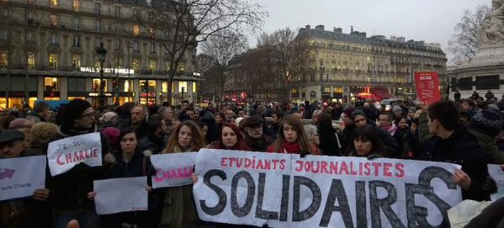 Μια χώρα σε σοκ: Θρήνος για τους 12 νεκρούς του Charlie Hebdo [εικόνες & βίντεο] | iefimerida.gr 6