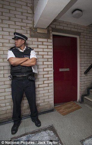 Σοκ -Νεαρή έπεισε την γυναίκα σύντροφό της να σφάξει την 8χρονη κόρη της [εικόνες] | iefimerida.gr 3