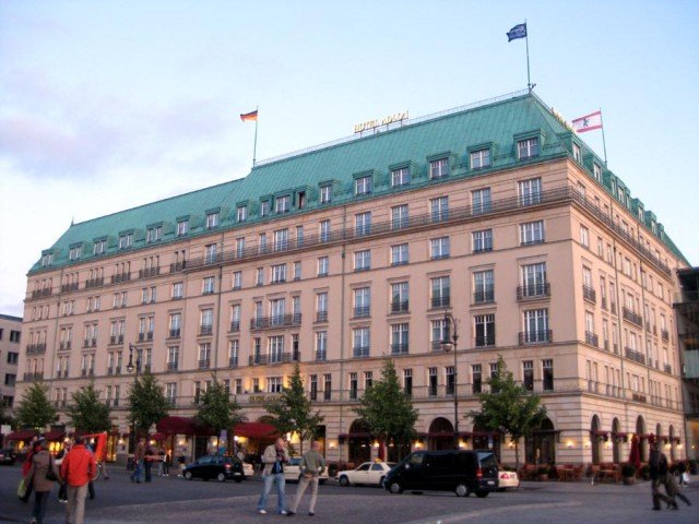 «Ξενοδοχείο Grand Budapest»: Στους χώρους όπου γυρίστηκε η βραβευμένη με Χρυσή Σφαίρα ταινία [εικόνες & βίντεο] | iefimerida.gr 3