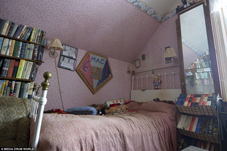 Το εγκατέλειψαν ξαφνικά το '60, βρέθηκε άθικτο το 2014 -Ενα σπίτι ανέγγιχτο από το χρόνο [εικόνες] | iefimerida.gr 12