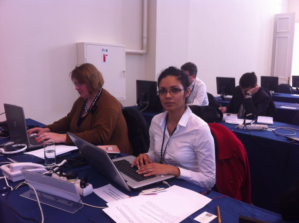 Omaira Gill, η καλλονή δημοσιογράφος που εκπλιπαρεί τον Βαρουφάκη να της δώσει συνέντευξη [εικόνες] | iefimerida.gr 0