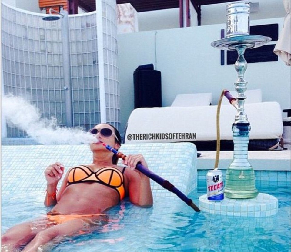 Τα πλουσιόπαιδα της Τεχεράνης δείχνουν την άλλη όψη του Ιράν -Πανάκριβα αυτοκίνητα, τζετ και καλλονές με μπικίνι [εικόνες] | iefimerida.gr 0