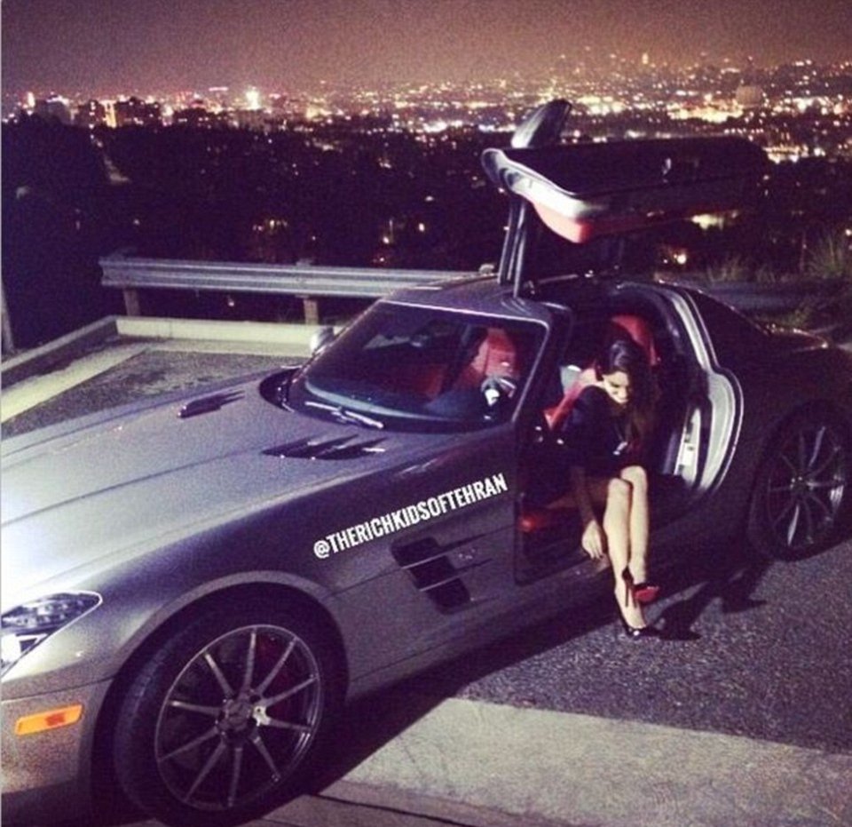 Τα πλουσιόπαιδα της Τεχεράνης δείχνουν την άλλη όψη του Ιράν -Πανάκριβα αυτοκίνητα, τζετ και καλλονές με μπικίνι [εικόνες] | iefimerida.gr 10