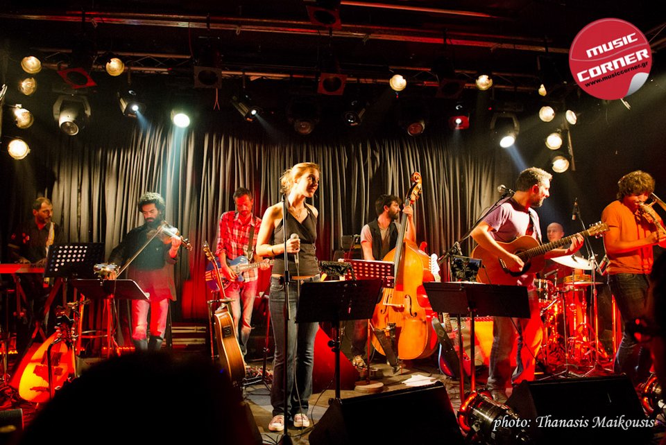 Η κόρη του ευρωβουλευτή Θόδωρου Σκυλακάκη τραγουδάει υπέροχα [εικόνες&βίντεο] | iefimerida.gr 4