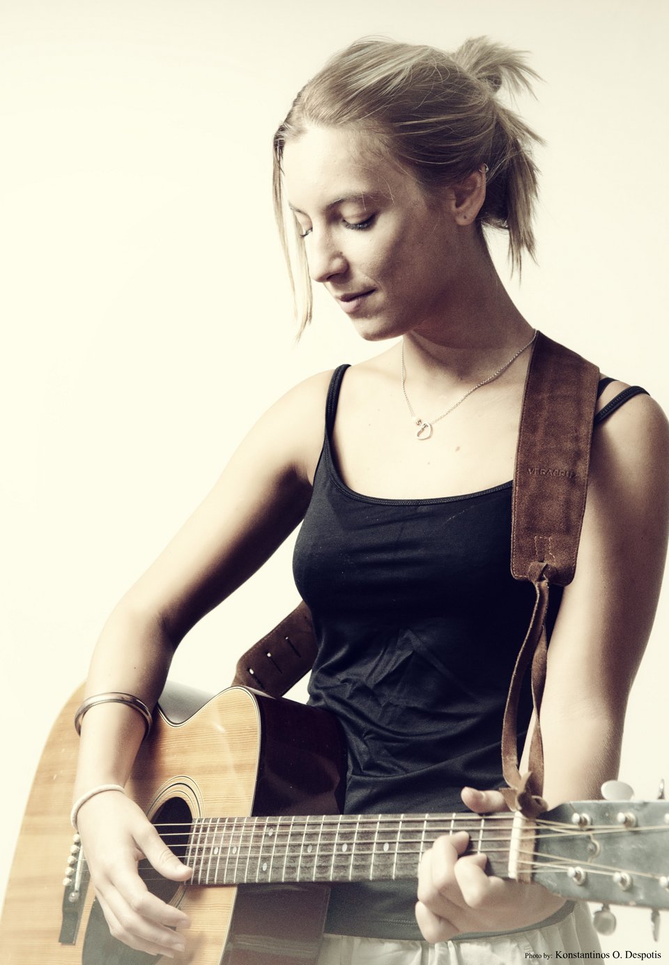 Η κόρη του ευρωβουλευτή Θόδωρου Σκυλακάκη τραγουδάει υπέροχα [εικόνες&βίντεο] | iefimerida.gr 2