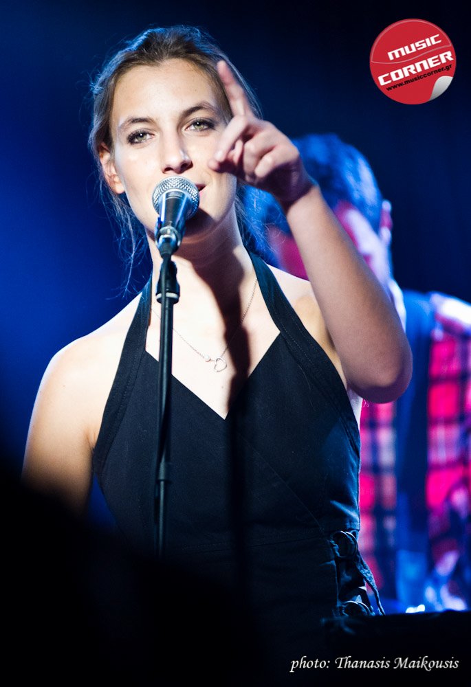 Η κόρη του ευρωβουλευτή Θόδωρου Σκυλακάκη τραγουδάει υπέροχα [εικόνες&βίντεο] | iefimerida.gr 1