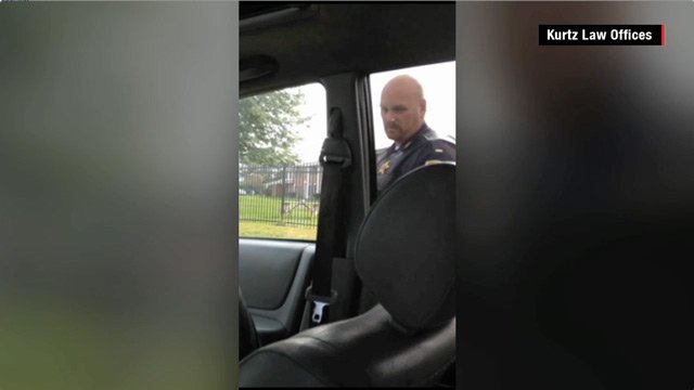 Πέντε περιπτώσεις αστυνομικής βίας που σόκαραν αλλά έμειναν ατιμώρητες [βίντεο] | iefimerida.gr 1