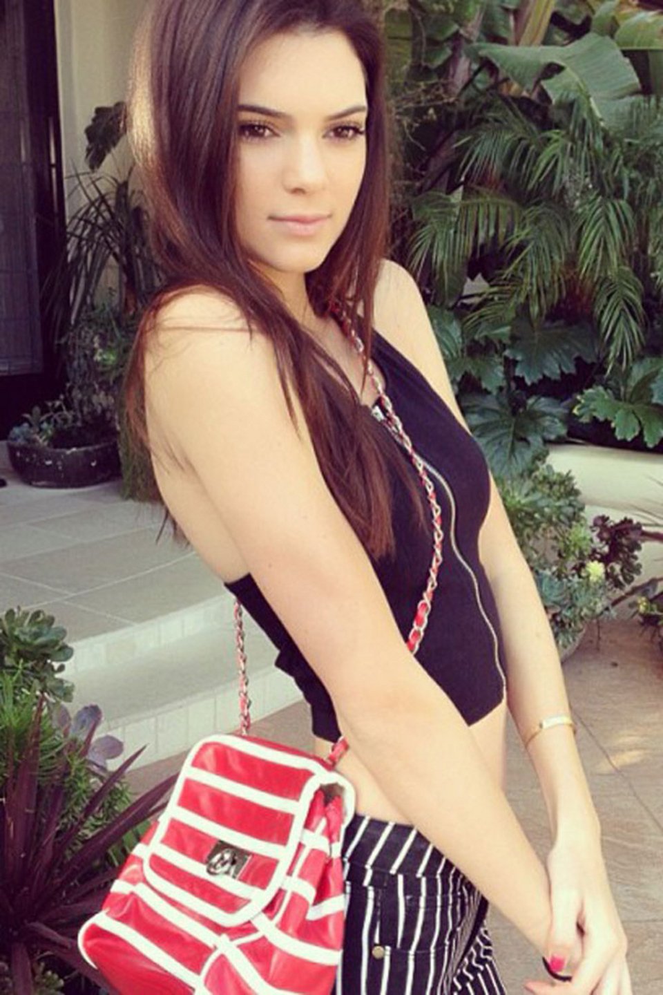 Η εντυπωσιακή αδελφή της Καρντάσιαν βγάζει εκατ. στα 19 της -Γιατί η Κιμ δεν χαίρεται καθόλου [εικόνες] | iefimerida.gr 16