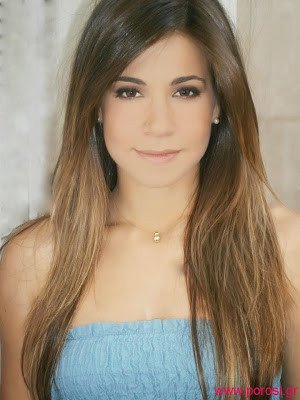 Η μικρή Κορίνα από τη σειρά «Πάτερ Ημών» μεγάλωσε και κατεβαίνει υποψήφια με τη ΝΔ [εικόνες] | iefimerida.gr 0