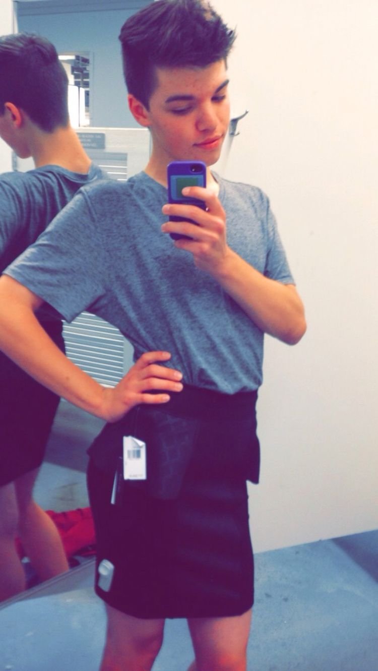 Συγκλονίζει τις ΗΠΑ ο 17χρονος που αυτοκτόνησε γιατί ένιωθε κορίτσι [εικόνες] | iefimerida.gr 9