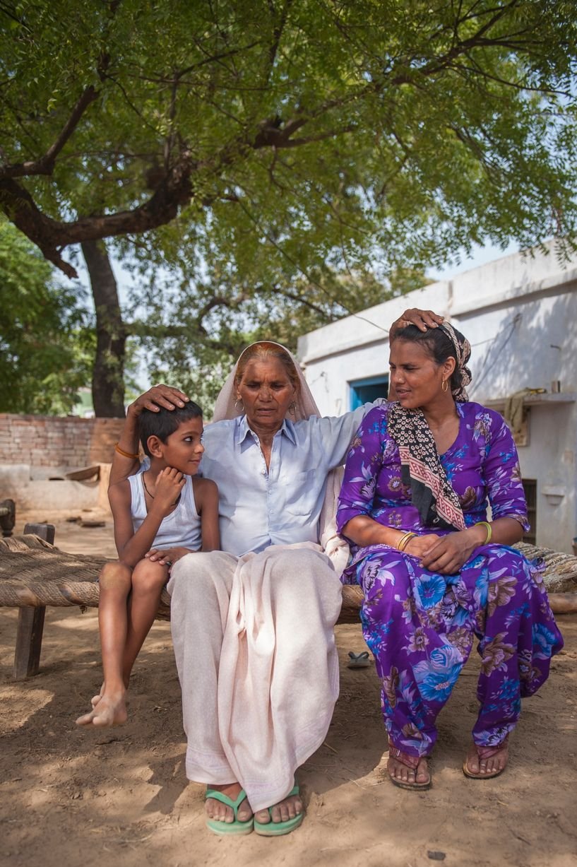 Γηραιότερη μητέρα στον κόσμο- Πόσο δύσκολη είναι η ανατροφή ενός 6χρονου όταν είσαι 80 χρονών [εικόνες]   | iefimerida.gr 4