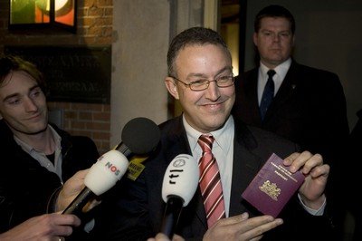 Ο δήμαρχος που είπε σε όποιον δεν αρέσει ο τρόπος ζωής στην Δύση να τα μαζέψει και να πάει να γ@@θει [εικόνες & βίντεο] | iefimerida.gr 0